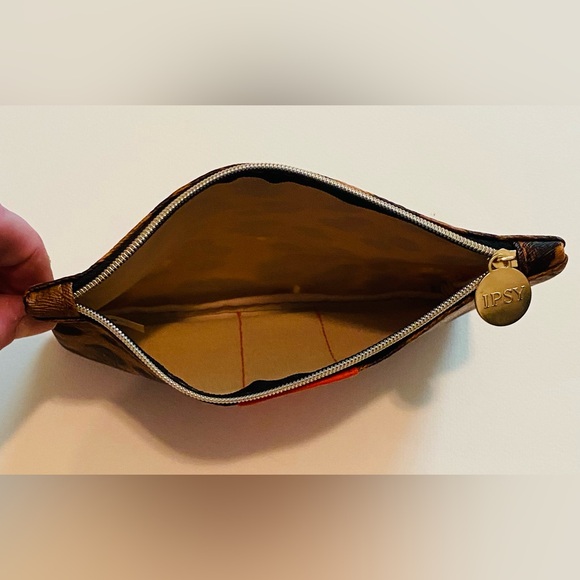 Ipsy Leopard & Orange Print Glam Bag 2022 - Picture 6 of 7